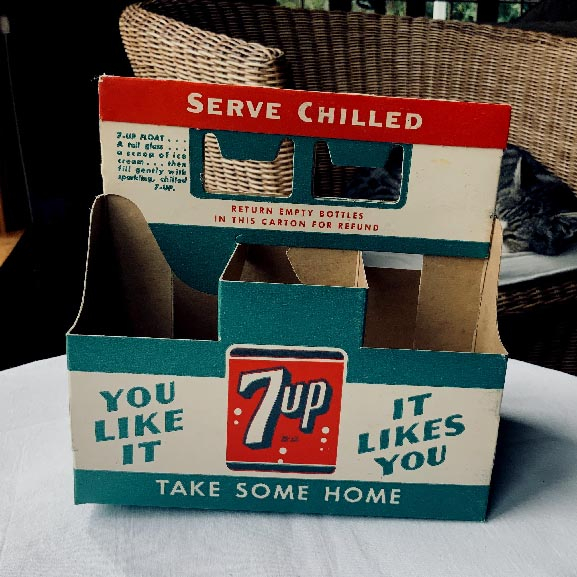 vintage as new vintage US made 7up soda box with patent number dating to 1954